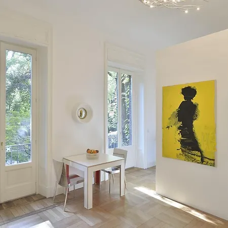 Park & Cloister Views Exclusive Apartment